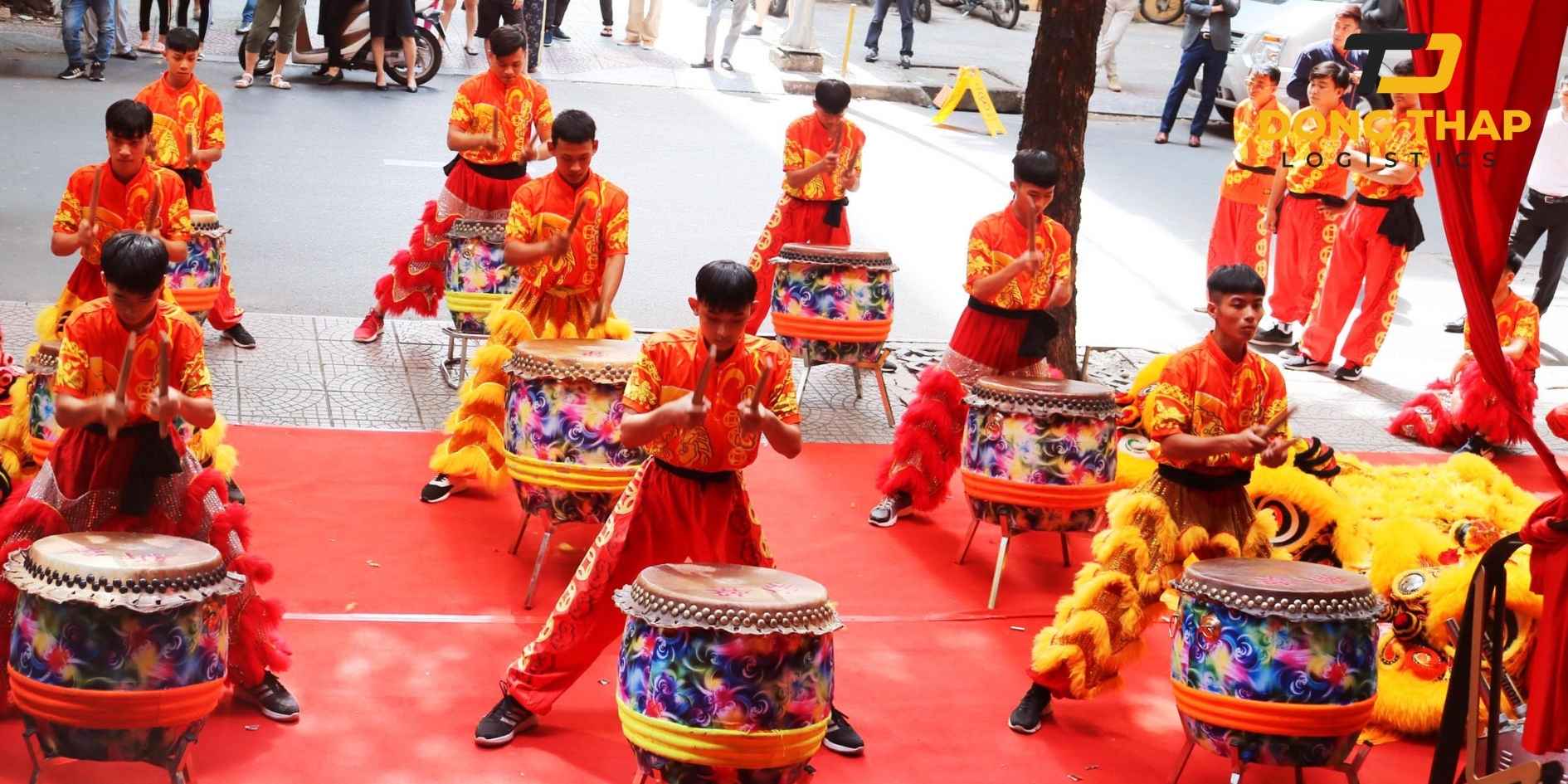 Vận Chuyển Trống Lân Mini Trang Trí Tết Sang Úc – Lan Tỏa Không Khí Lễ Hội Truyền Thống Việt Nam