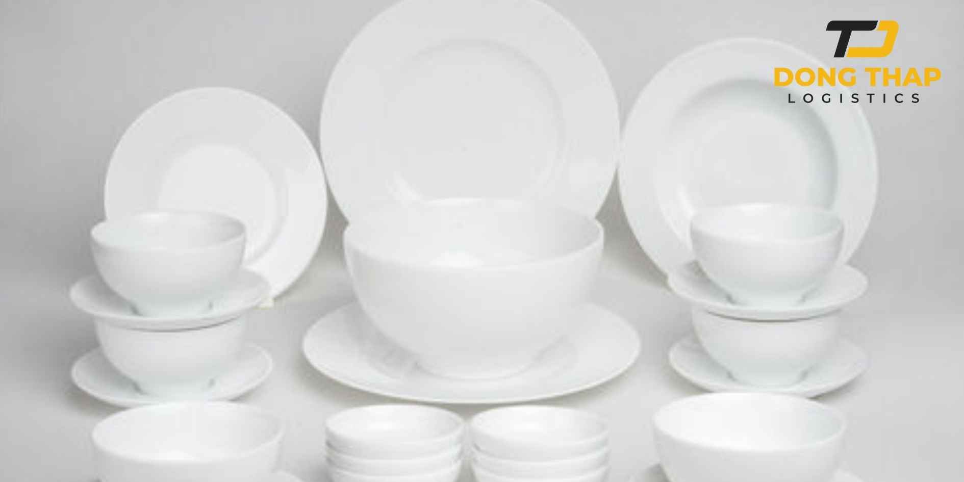 Vận Chuyển Bộ Chén Đĩa Sứ Trắng Sang Pháp – Giữ Trọn Độ Bóng Và Màu Sắc