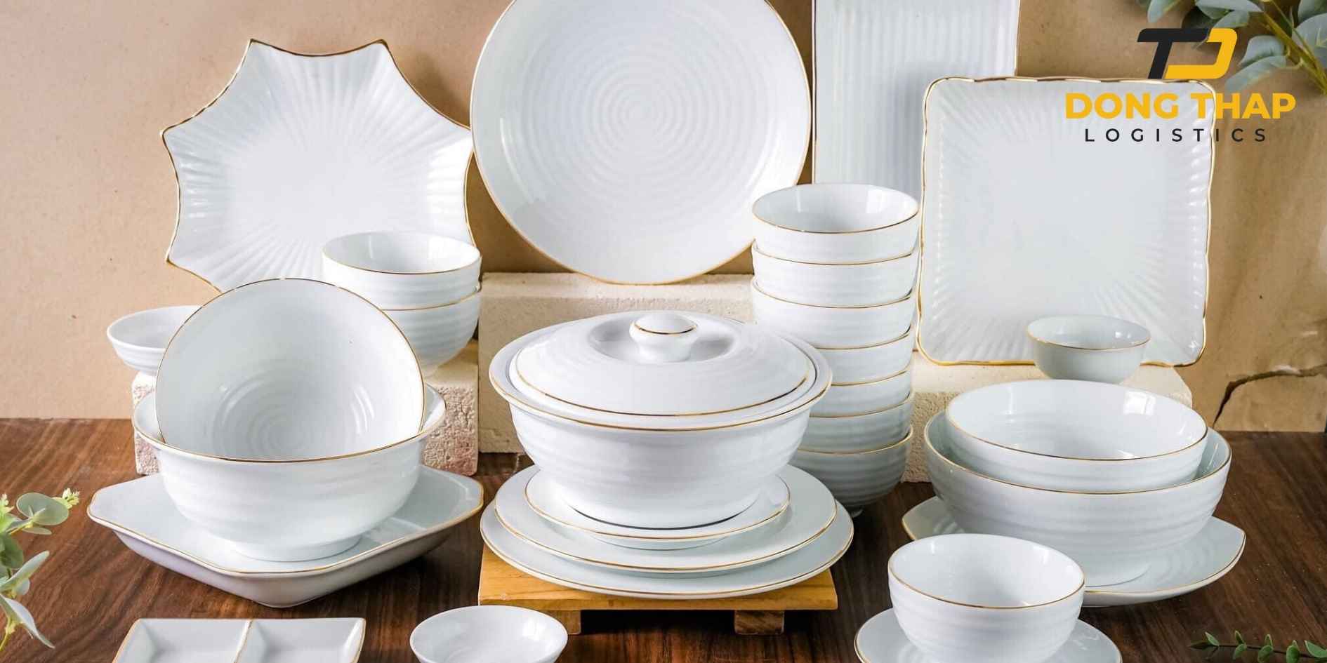 Vận Chuyển Bộ Chén Đĩa Sứ Trắng Sang Pháp – Giữ Trọn Độ Bóng Và Màu Sắc