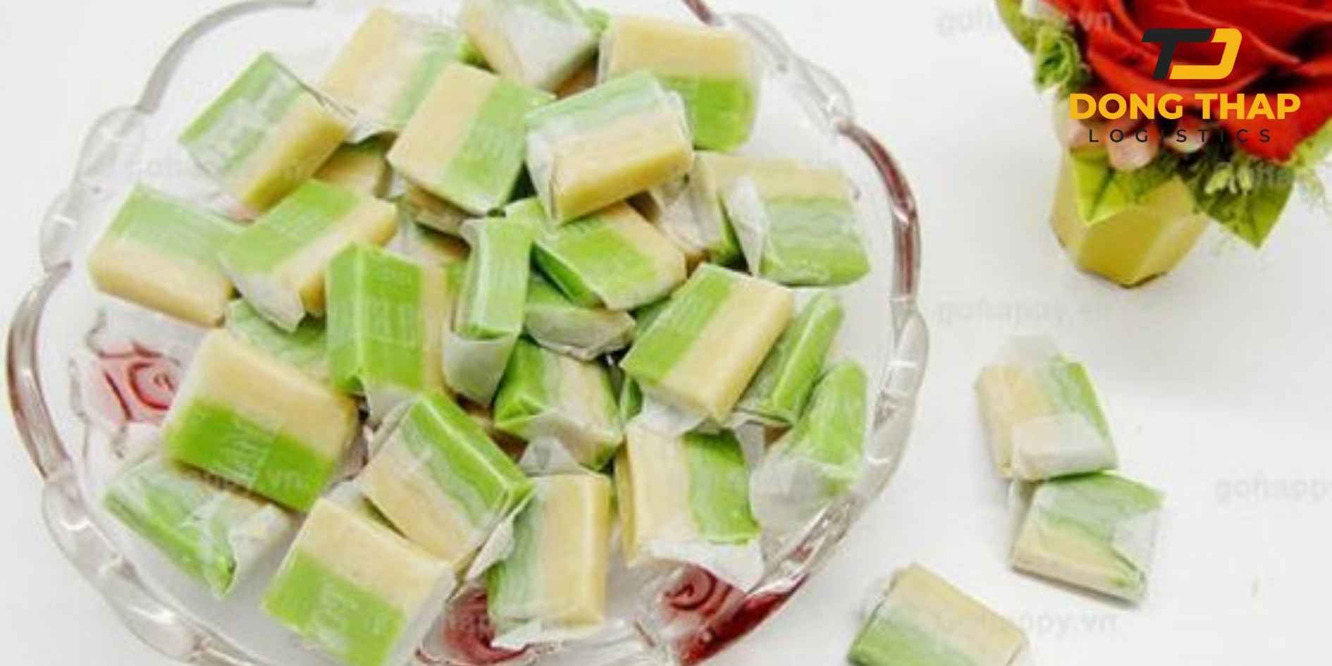 Vận Chuyển Kẹo Dừa Bến Tre Đóng Hộp Sang Anh – Ngọt Lành, Giữ Nguyên Hương Vị