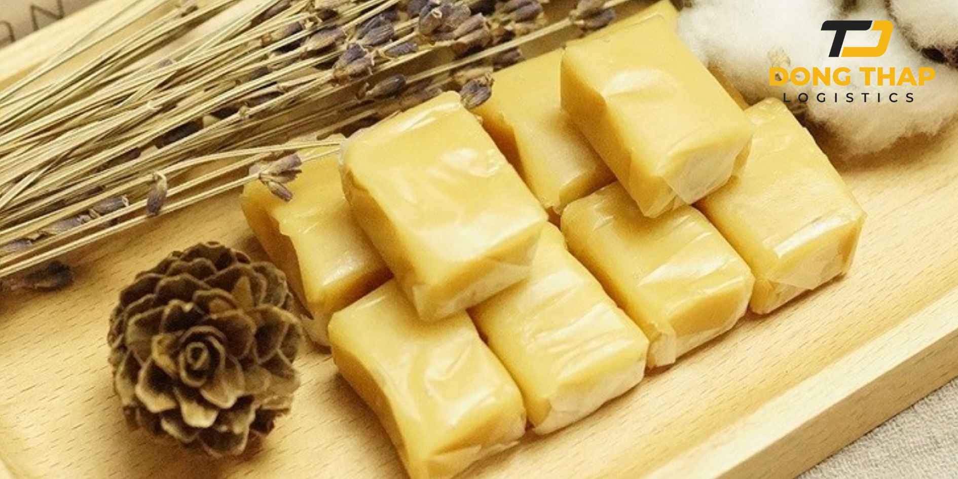 Vận Chuyển Kẹo Dừa Bến Tre Đóng Hộp Sang Anh – Ngọt Lành, Giữ Nguyên Hương Vị